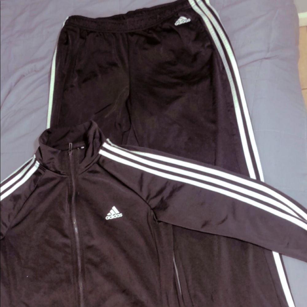 Unisex large adidas tracksuit